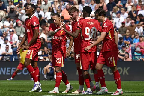 تقارير: ليفربول يخطط لصفقة هجومية حال رحيل دياز.. ويستهدف ضم مدافع